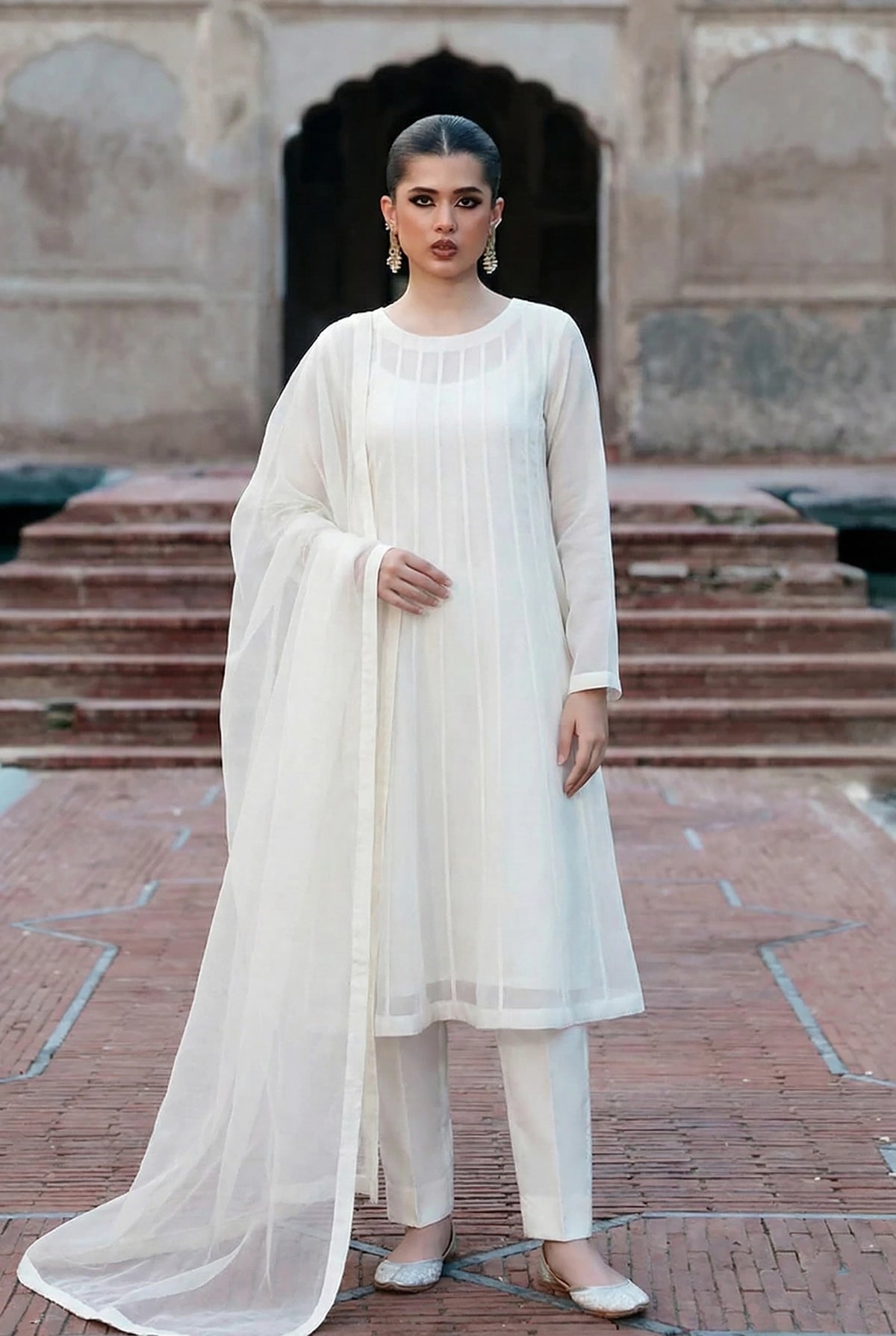 Rozaib Pearl White Minimal Kalidaar – 3 Piece Set