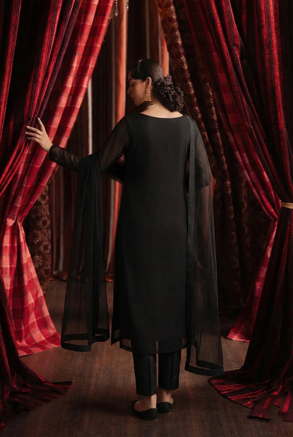 Coal Black High Slit Kurta – Bareeze Net Core